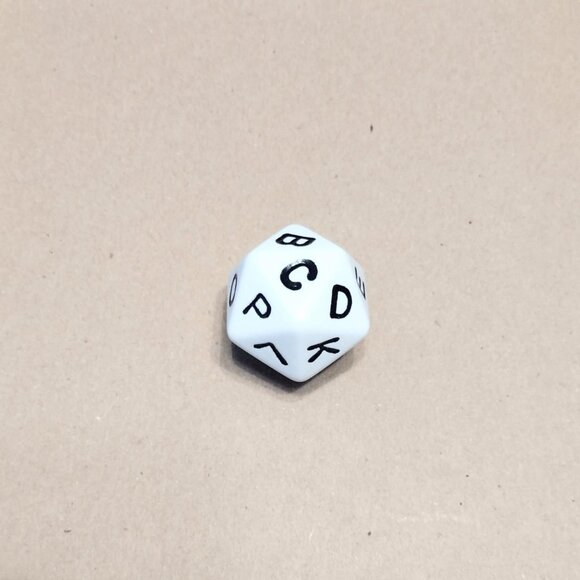 Classic Scattergories Game 2013 Party Game for Adults and Teens Ages 13 and up - Picture 4 of 5